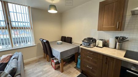 2 bedroom apartment to rent - Photo 2