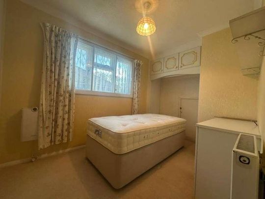 Slough, Berkshire, SL3 - Photo 1