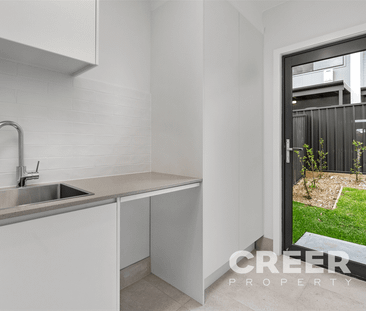 Low maintenance luxury living! - Photo 6