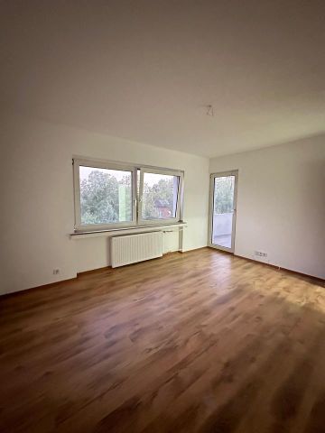 Frisch sanierte 2,5 Zimmer-Wohnung mit Balkon in Essen-Borbeck - Photo 2