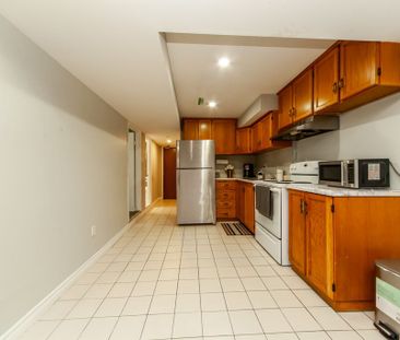 For Lease - 1447 Fleming Court, Oshawa, Ontario - Photo 3