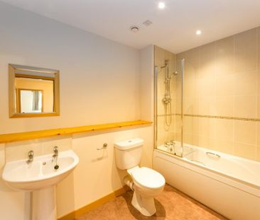 3 bedroom terraced house to rent - Photo 2