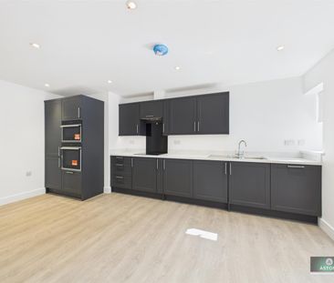 Old Hollow, Worth, Crawley - Photo 3