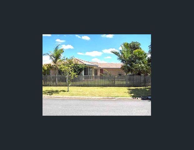 Spacious Family Home in OXENFORD QLD 4210 - Photo 1