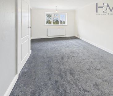 3 bedroom end of terrace house to rent - Photo 3