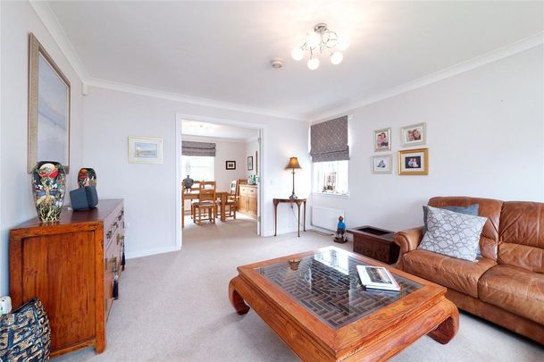 5 bedroom detached house to rent - Photo 1