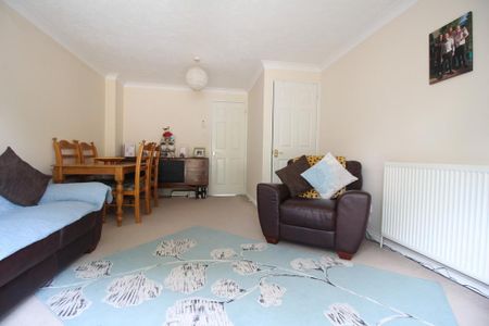 2 bedroom terraced house to rent - Photo 2