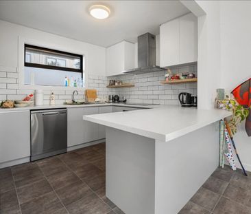 Four Bedroom Home - Photo 6