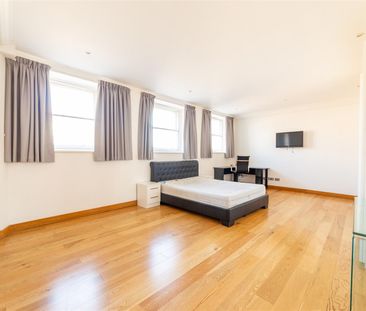 3 bed apartment to rent in Grainger Street, City Centre, NE1 - Photo 1