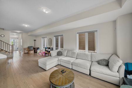 For Lease - 121 Oakmont Drive, Loyalist, Ontario - Photo 4