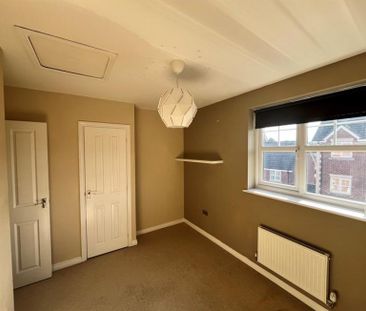 4 Bedroom Terraced To Let - Photo 5