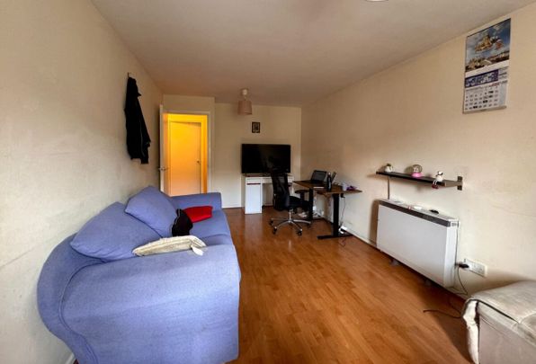 Hounslow, TW4 - Photo 1