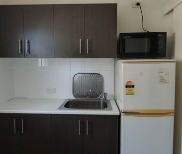 Share F/Furnish 1 bedrooms $210 per week - Photo 1