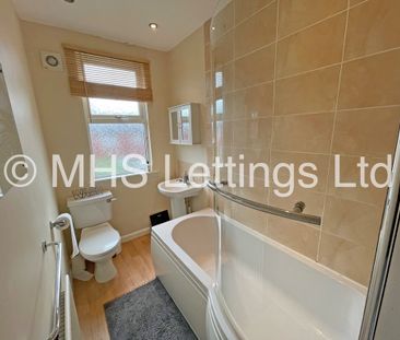 5 Bedroom Mid Terraced House for rent in Ash Road - Photo 3