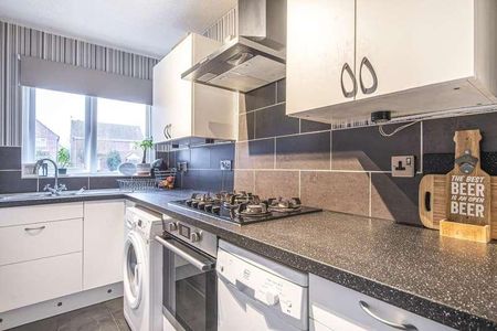 Webster Road, Aylesbury, HP21 - Photo 2