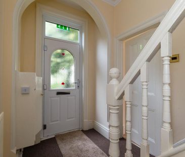 1 bedroom in a house share to rent - Photo 3