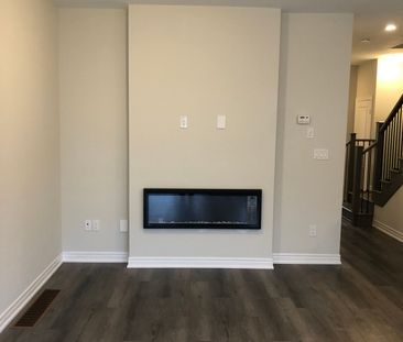 For Lease - 21 Genoa Drive, Hamilton, Ontario - Photo 4