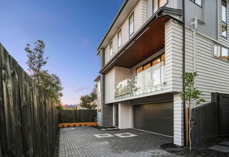 Sunnynook - New built 5 bedroom family home - Photo 2