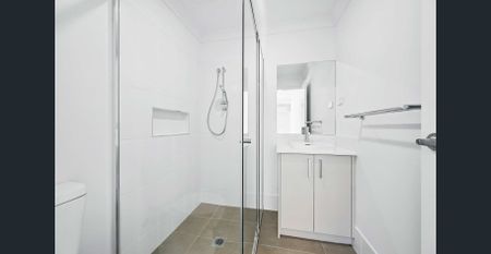 SOPHISTICATED LIVING WITH CONTEMPORARY COMFORT! - Photo 5