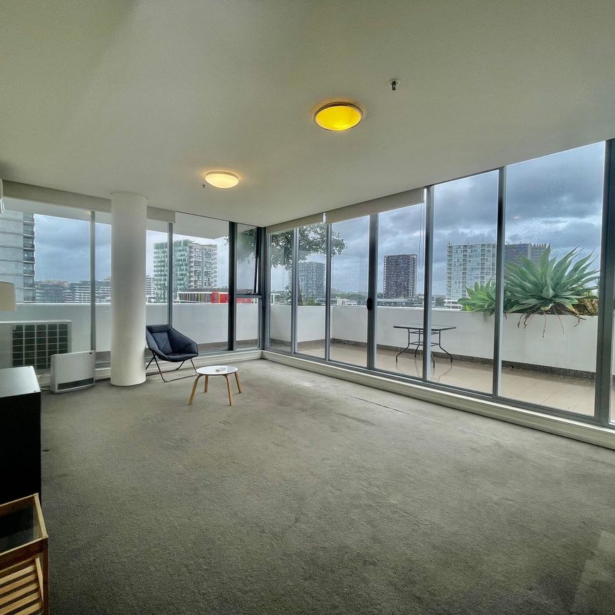 Spacious 2 bedroom apartment with City Views in Emerald Park - Photo 1