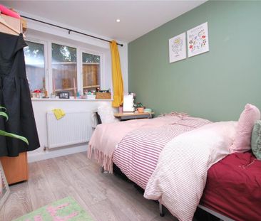 7 bedroom end of terrace house to rent - Photo 3