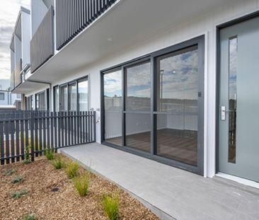 Modern 3-Bedroom Townhouse with Style and Convenience - Photo 4