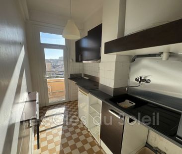 Location Appartement 45m² TOULON 83000 - Photo 3