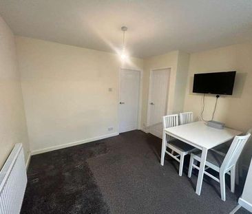 Crescent Grove, Prestwich, M25 - Photo 1