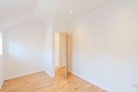 Pettiwell, Garsington - Photo 4