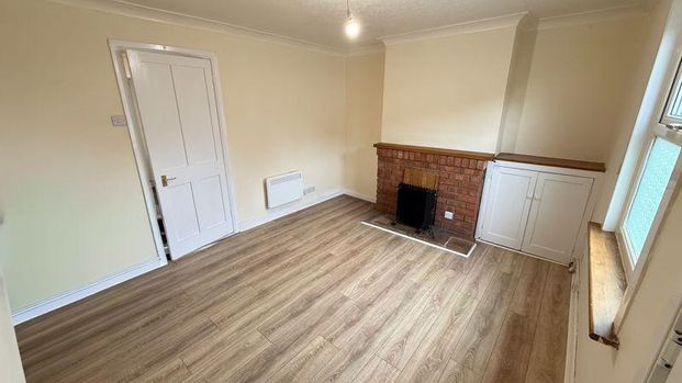2 bedroom terraced house to rent - Photo 1