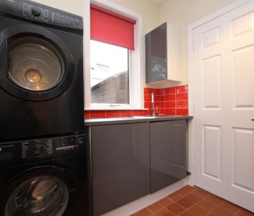 Earlbank Avenue, Scotstoun, Glasgow - Photo 2