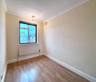 3 bedroom House To Let - Photo 3