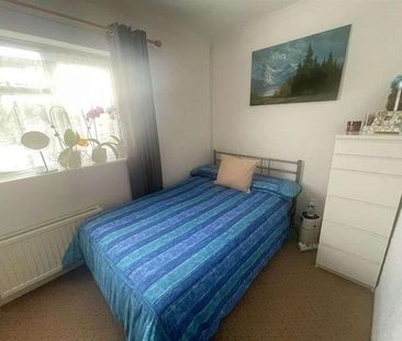 Lent Rise Road, Burnham, Buckinghamshire, SL1 - Photo 3