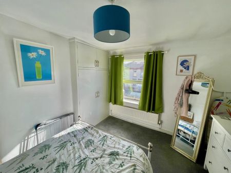 2 bedroom terraced house to rent - Photo 4