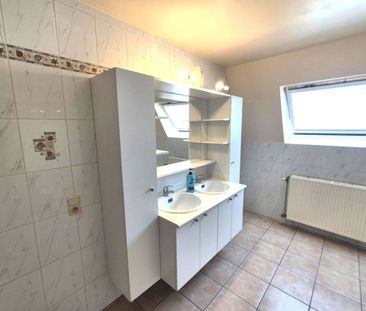 Ruim duplex-appartement met garage te Zulte - Photo 4