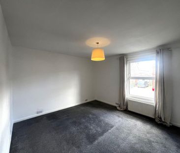3 bedroom end of terrace house to rent - Photo 4