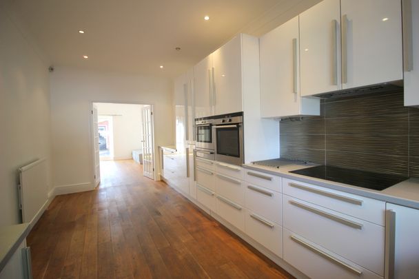 69 Watling Street Road, Fulwood - Photo 1