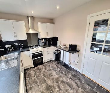 2 bedroom semi-detached house to rent - Photo 3