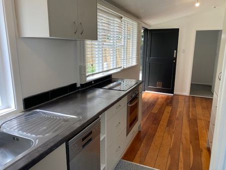 Cosy Cottage with quiet outdoors - Photo 3