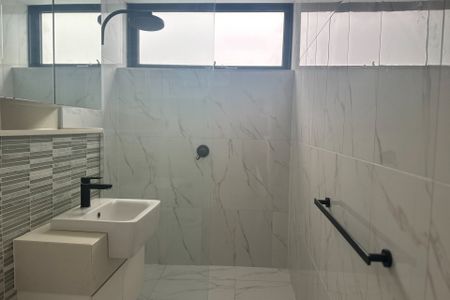 South Yarra's modern retreat - Photo 4