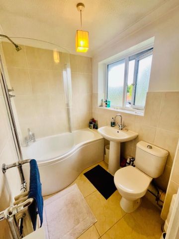 2 bedroom House To Let Total Size: 668 SQ FT - Photo 3