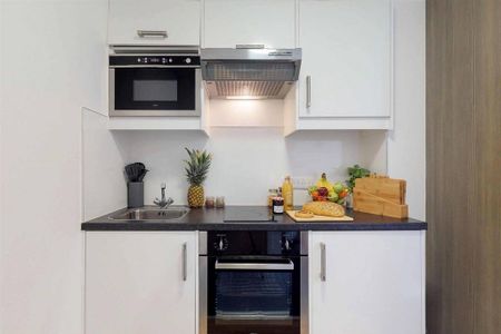 Studio to rent - Photo 2