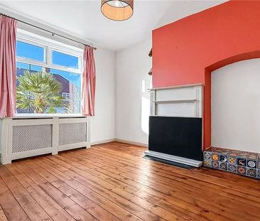 2 bedroom end of terrace house to rent - Photo 2