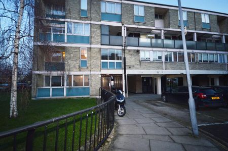 1 bedroom in a flat share to rent - Photo 5