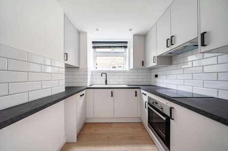 Averil Grove, London, SW16 - Photo 3