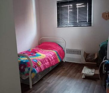 Logement 5 1/2 NON MEUBLÉS Quartier tranquille. - Photo 2