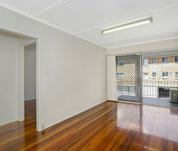 4/16 Norman Drive, Chermside QLD, Belconnen - Photo 2