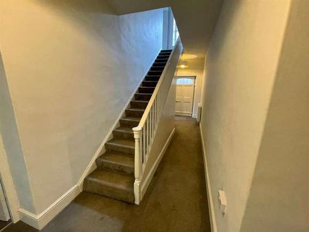 Harrogate Road, Harewood, Leeds, LS17 - Photo 3