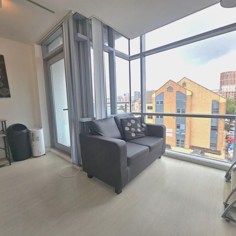 Studio to rent - Photo 1