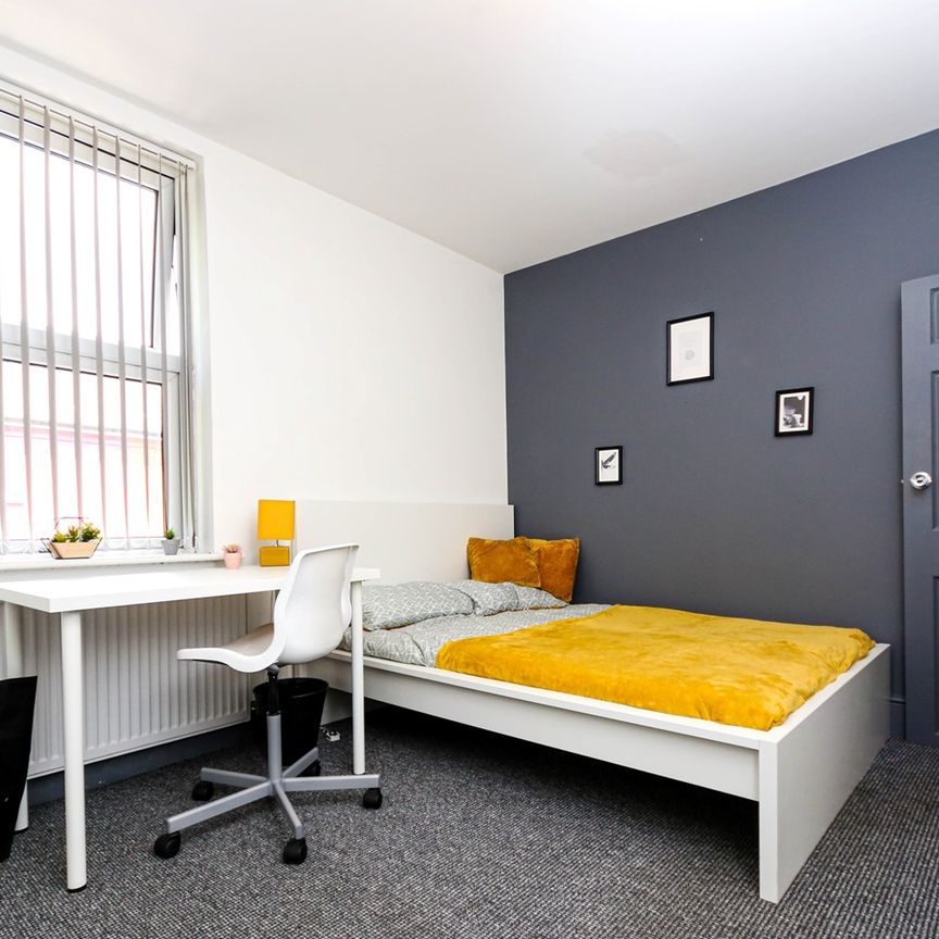 Room in a Shared House, Gerald Road, M6 - Photo 1